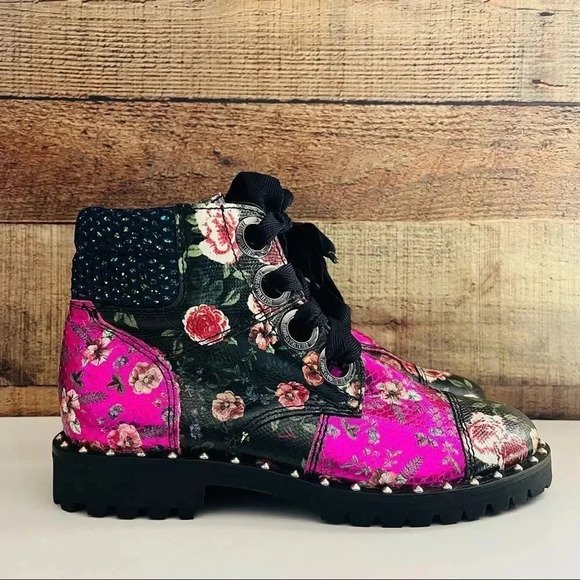 NWT Rare Zadig & Voltaire Black Joe Low Floral Patch Leather Studded Boots - Picture 3 of 12